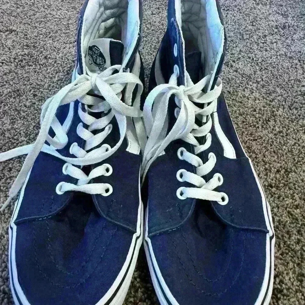 VANS, women’s size 9, men’s 7.5, unisex, Sk8-hi, good used condition, navy blue